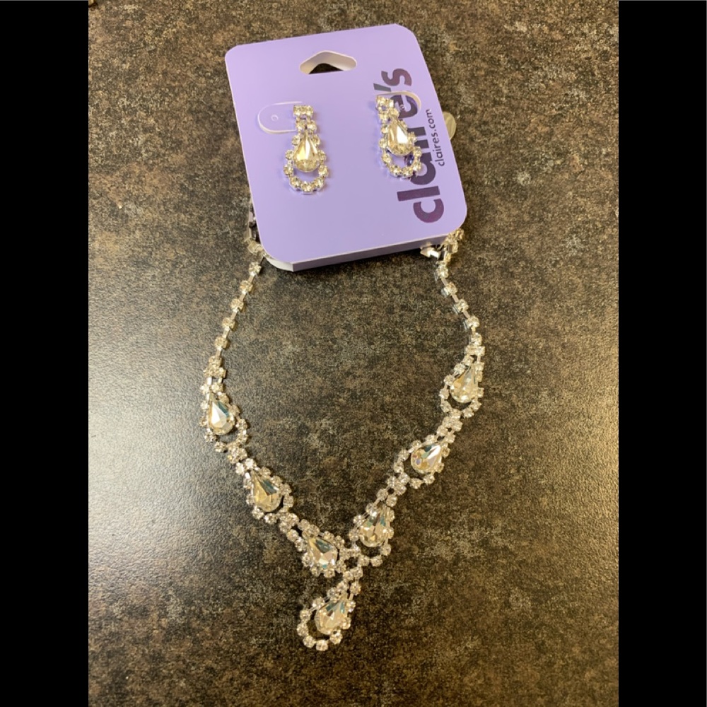 Claire’s necklace and earring set